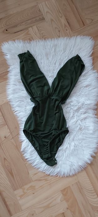 Body letnie bluzka stradivarius vneck serek