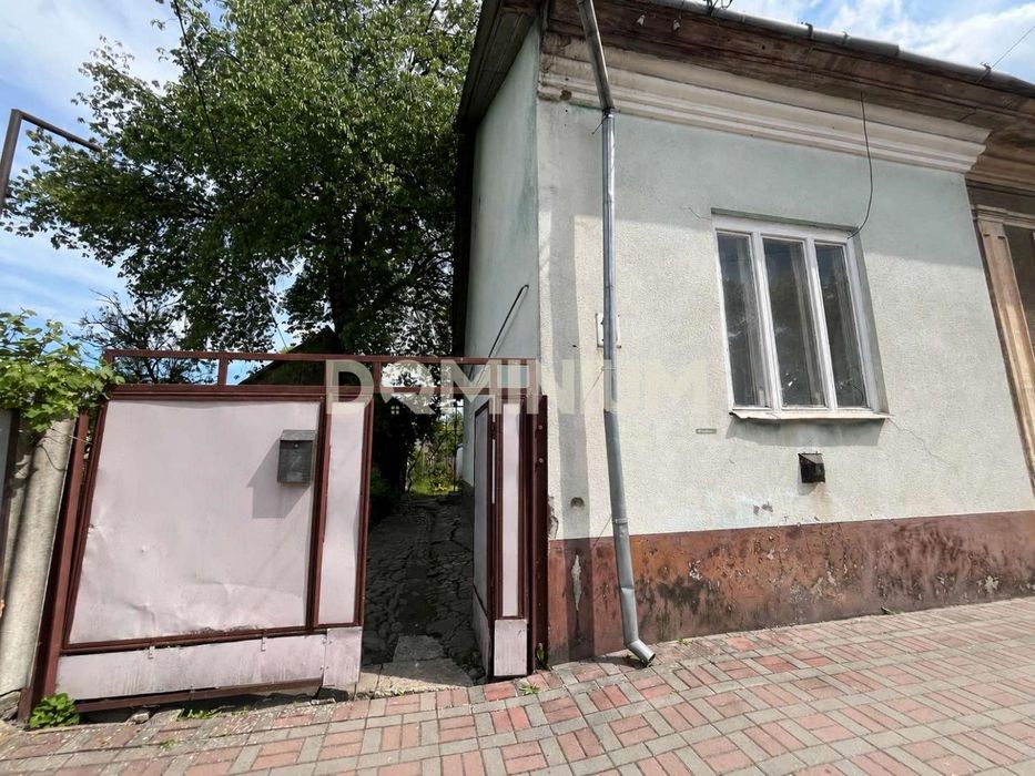 Продається будинок в центрі Тячева