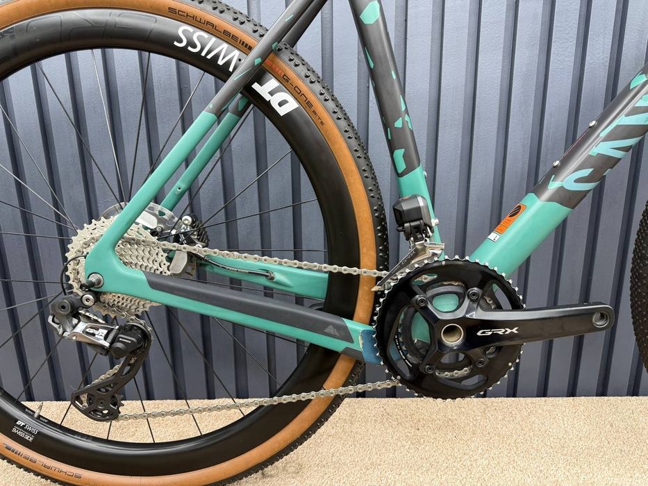Топовий Гравійник L Canyon Grizl CF SLX Di2 2023року