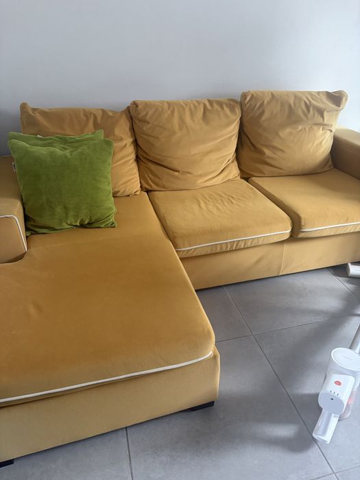 Sofá 3 lugares amarelo