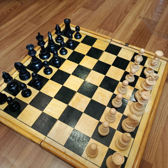 Продам шахи дерево )