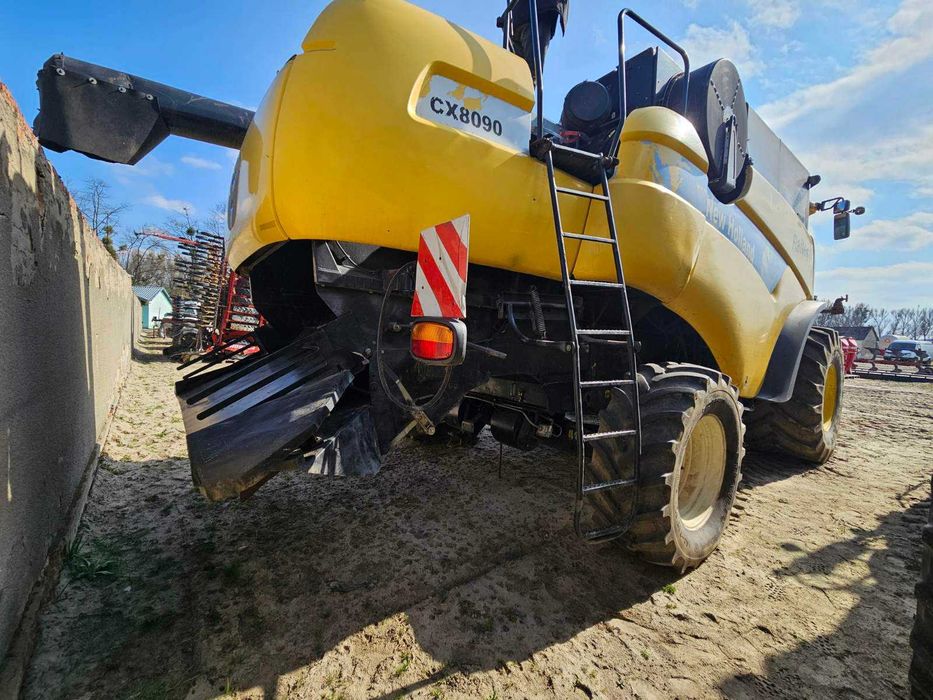 Комбайн зернозбиральний New Holland-CX8090