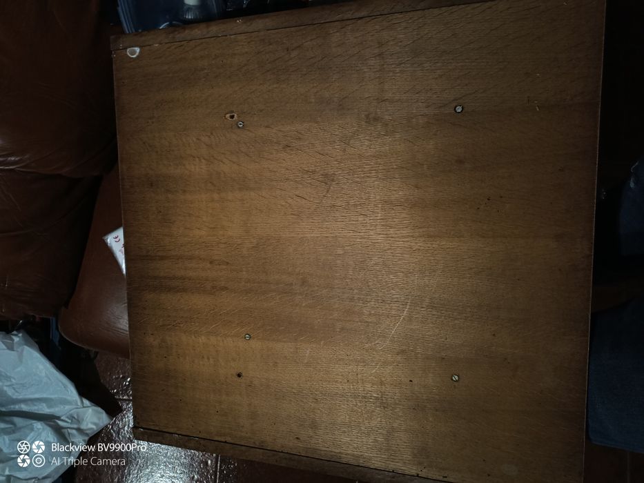 Lindíssimo e bem robusto não é muito grande mas maravilhoso móvel