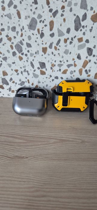 Продам класные Навушники Samsung Galaxy Buds3