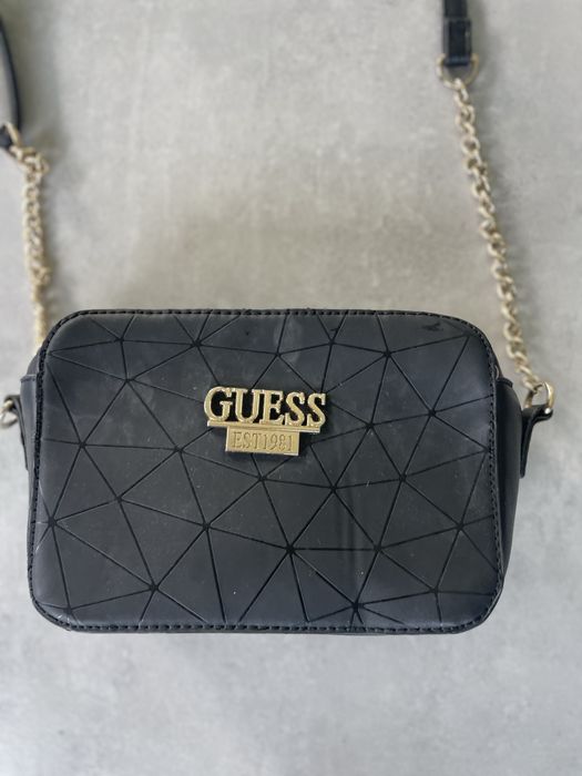 Elegancka Torebka damska czarna Guess