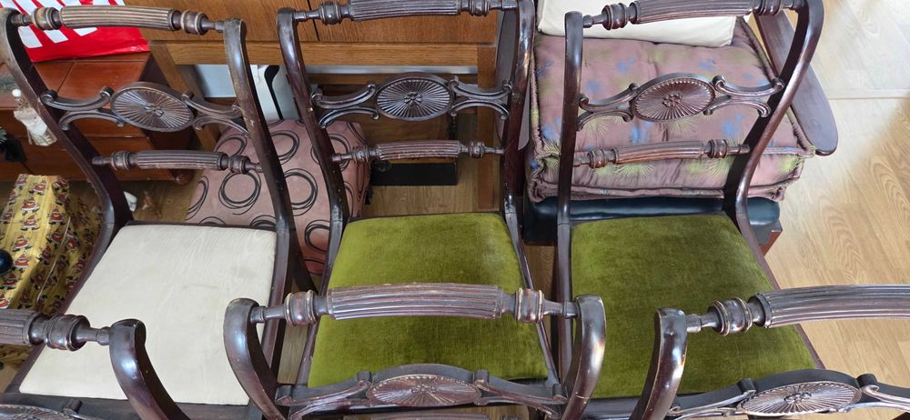 Mesa redonda antiga extensível + 6 cadeiras (para restauro)