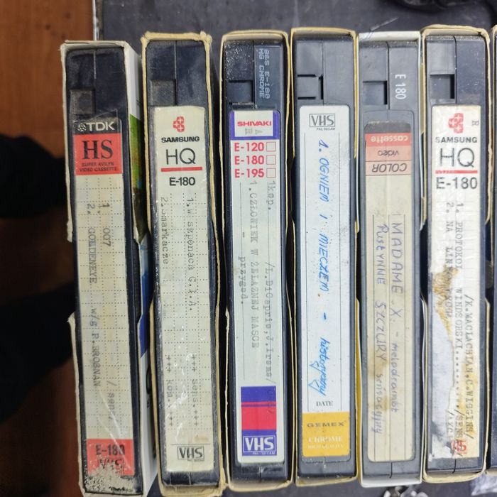 Kasety VHS z filmami 8 szt stan bdb lata 80-90