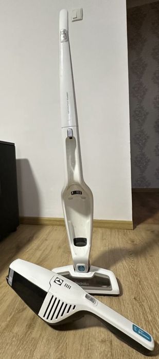 Ручний пилосос Electrolux - 1500 грн.