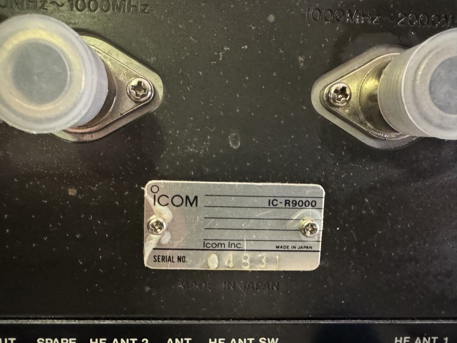 Приемник-сканер Icom R9000