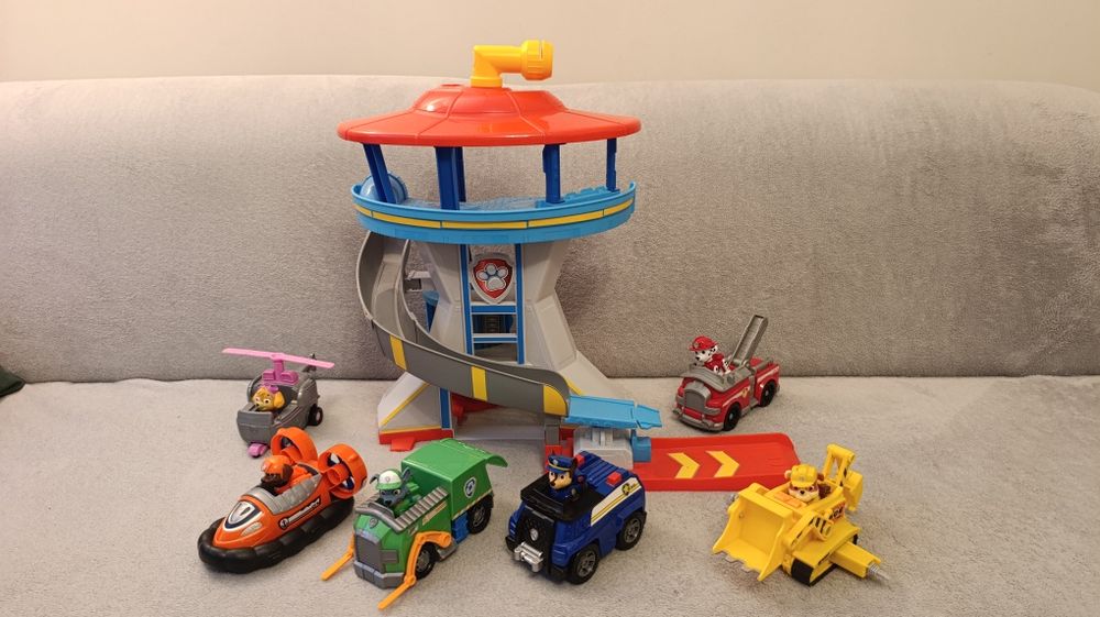Baza PSI PATROL + pojazdy + figurki