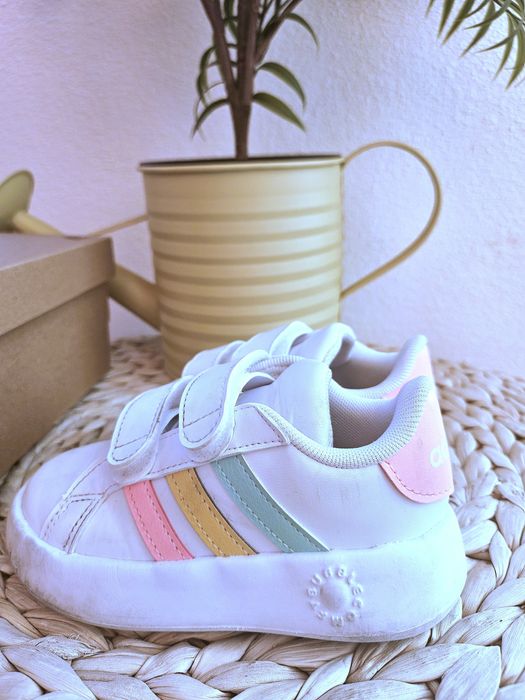 Ténis Adidas criança tam 25