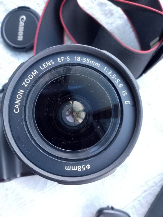 Фотоапарат Canon EOS 1100D