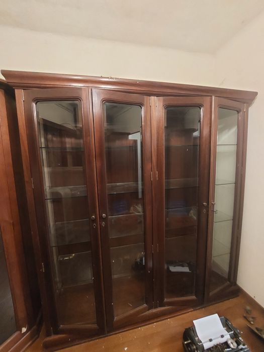 Armário estante com portas