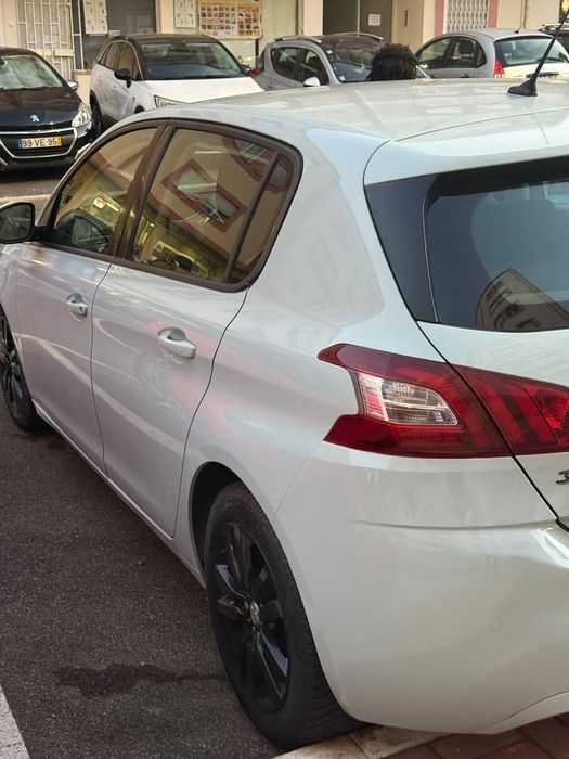 Peugeot 308 1.2 puretech ano 2016 em excelente estado geral  com apena 178 mil km