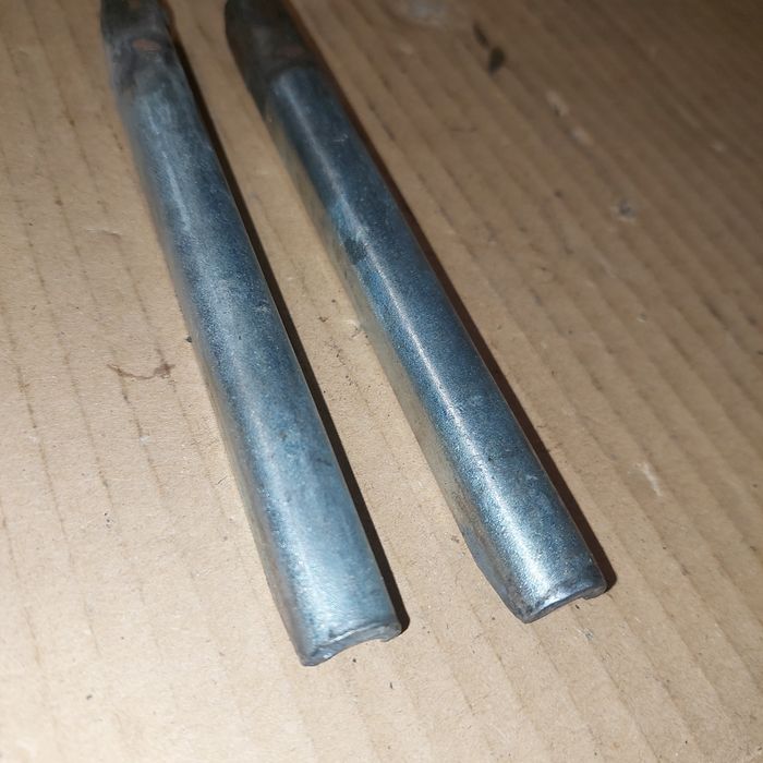 Oryginal podnozki pasażera wahacza romet