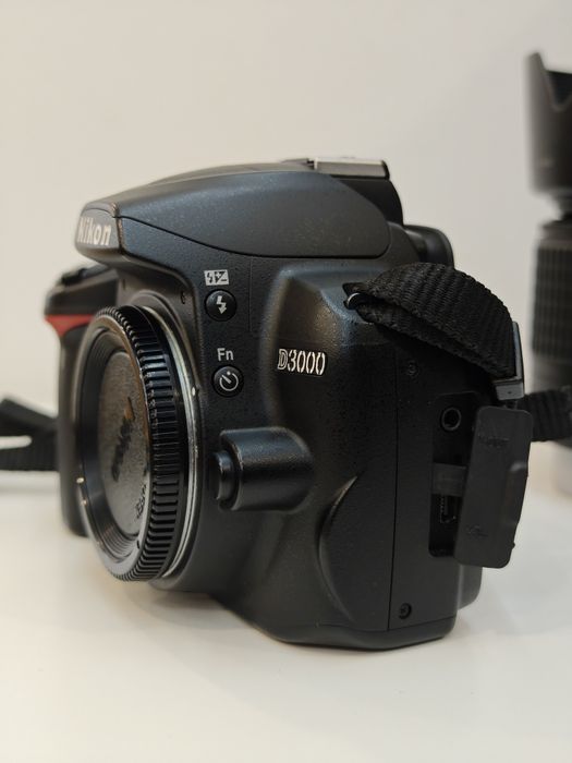 Nikon D3000 c/ acessórios