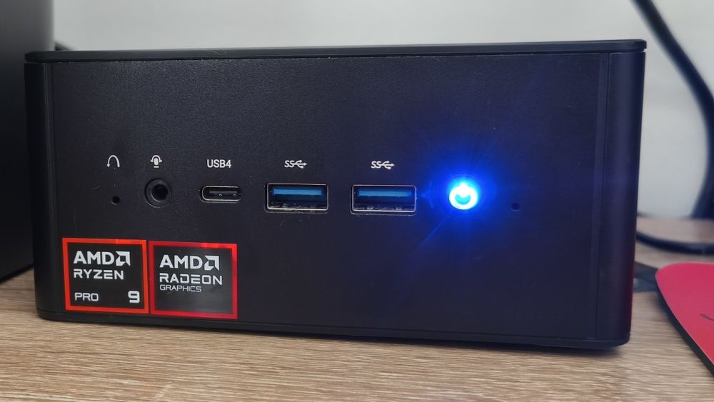 UM890 Pro AMD Ryzen 9 8945HS - COM 32GB 1TB SSD