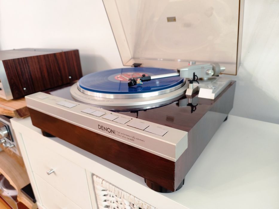Denon DP 47F Gira-Discos