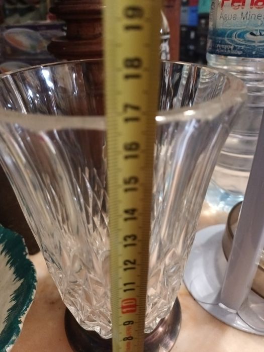 Jarra em cristal com base em prata