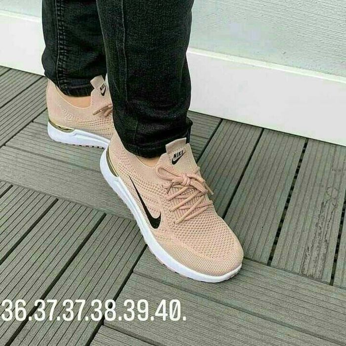 Buty damskie sportowe