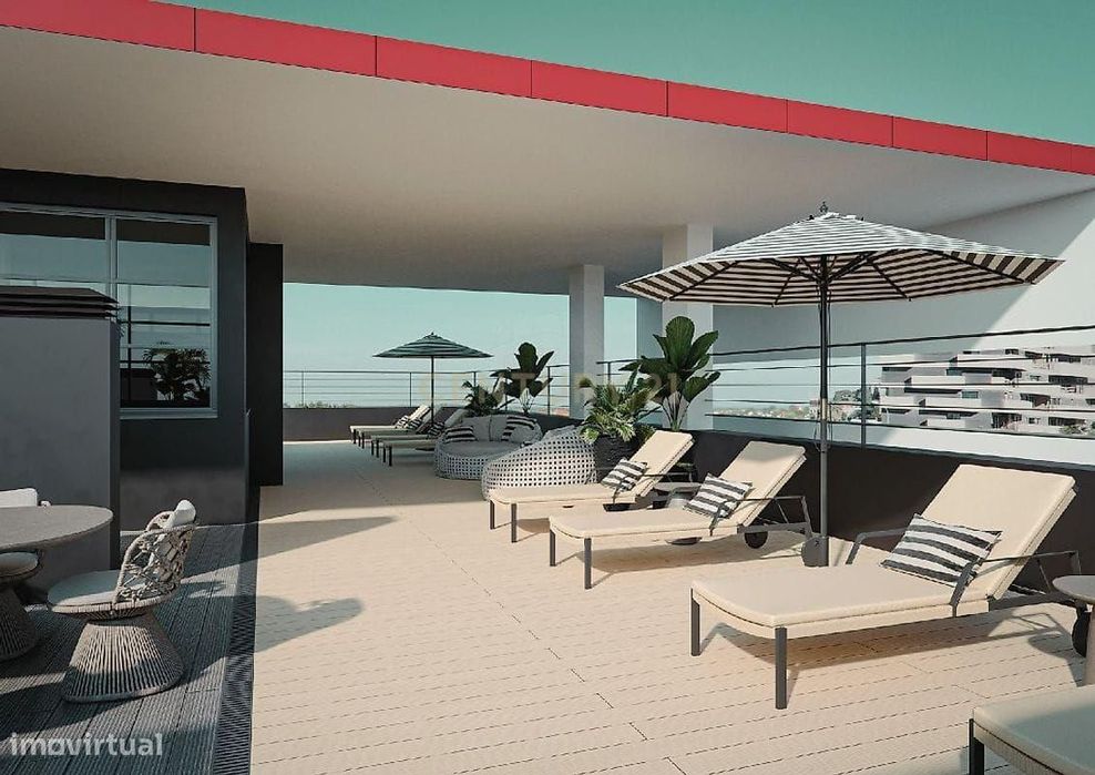 Apartamento T3 Novo | Três Suites | Box para 3 Viaturas | Piscina no R
