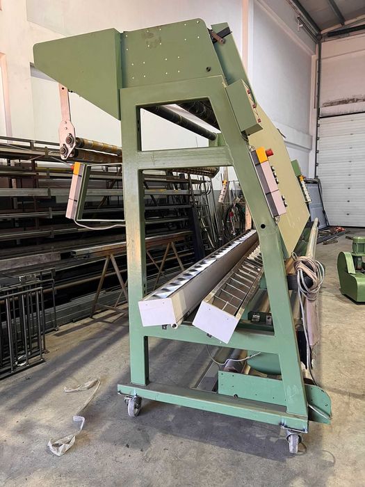 REVISADEIRA DE MALHA E TECIDO