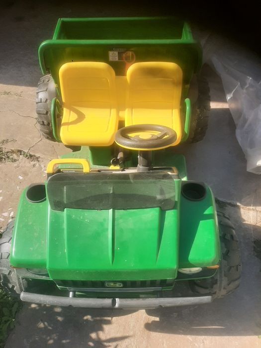 Продам атомобиль на акамуляторе для ребенка от 3 лет