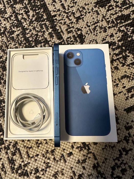 Продам айфон 13.