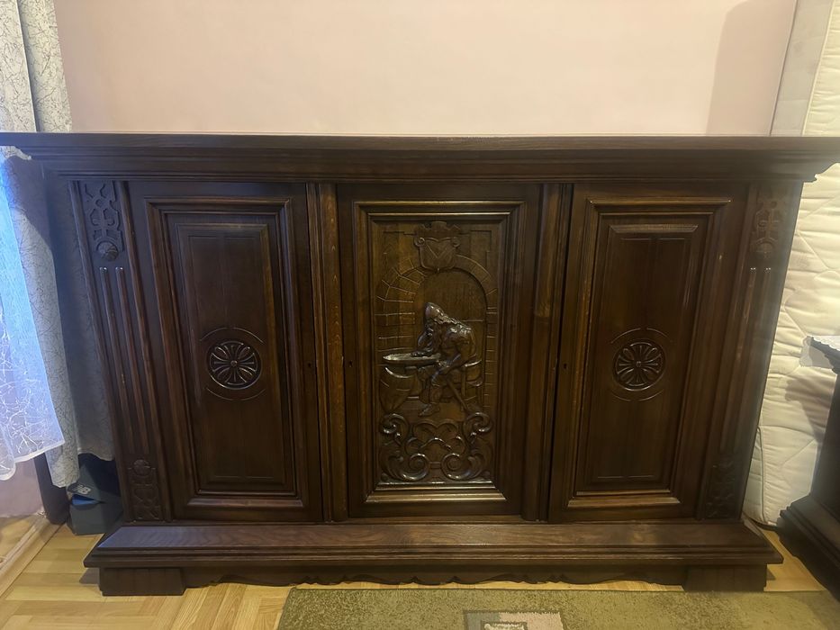 Antyczna komoda drewniana