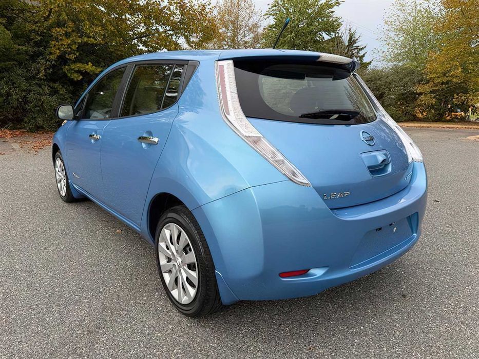 Nissan LEAF S      2014