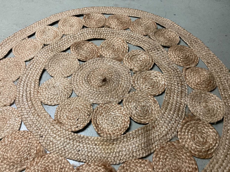 Tapete em sisal, usado, 125 cm diâmetro