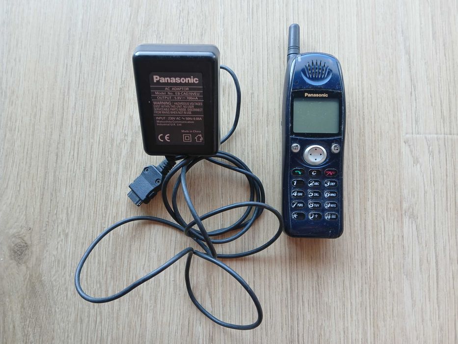 Telefon Panasonic EB-GD50 z ładowarką