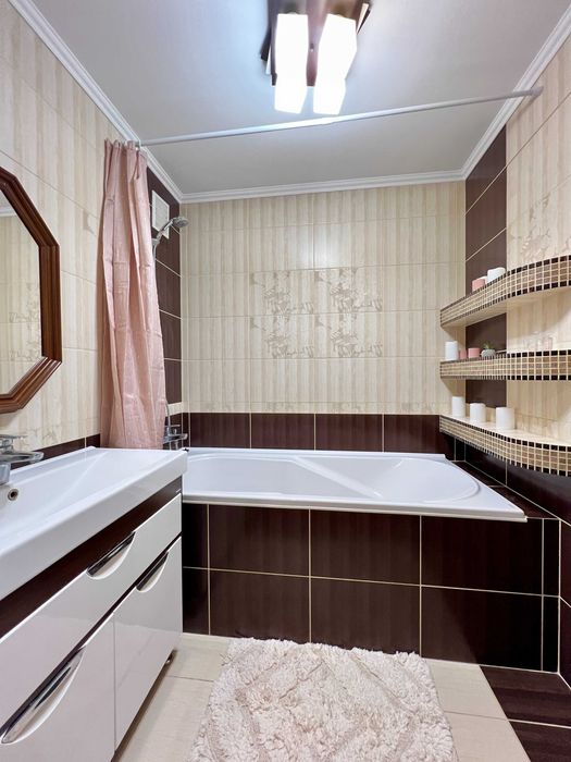 Бам. 2 лікарня. 2 кімнатна квартира подобово