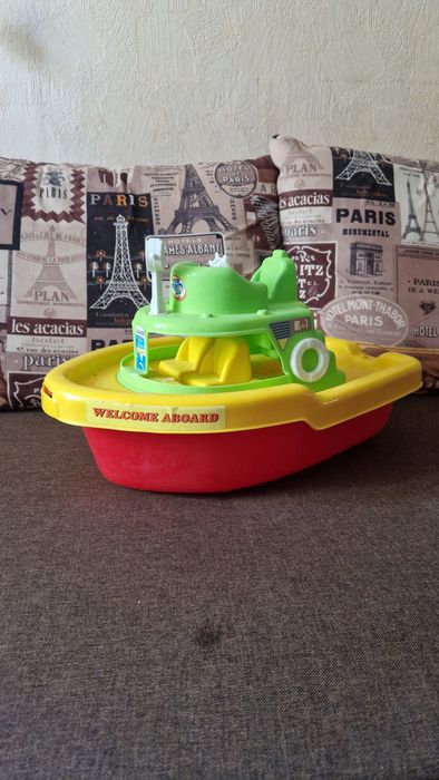 Продам игрушку для ребёнка кораблик