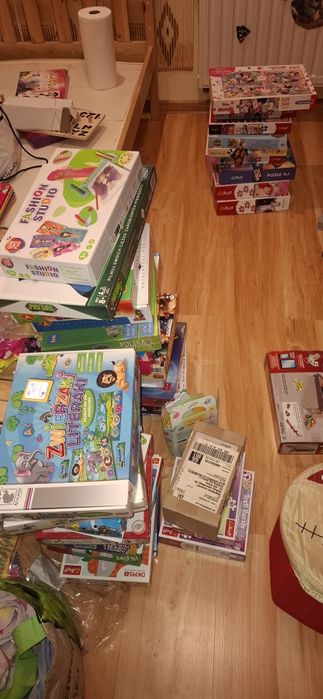 Zabawki książki puzzle pluszaki zabawki edukacyjne