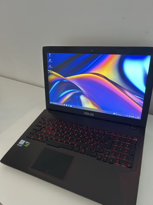 Asus ROG Strix GL553VE - Intel Core i7 HQ - GeForce GTX 1050 Ti -16 GB RAM -NVMe 256GB + 1TB