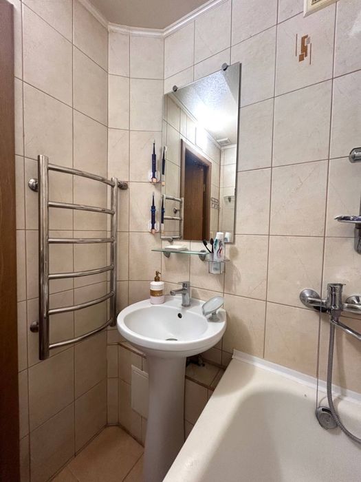 Продам однакімнатну з ремонтом, Бальзака 56