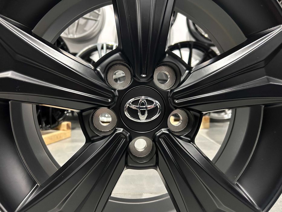 Oryginalne felgi 17 5x114.3 ET45 Toyota CHR I Corolla Cross Lexus UX