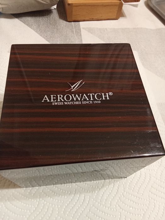 Коробка від годинника AEROWATCH