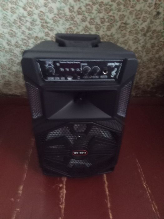 Продам колонка музична з мікрофоном для замовлення звертайтесь