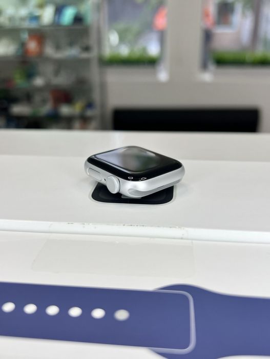 Apple Watch SE 40 мм 
Продам Apple Watch SE 4