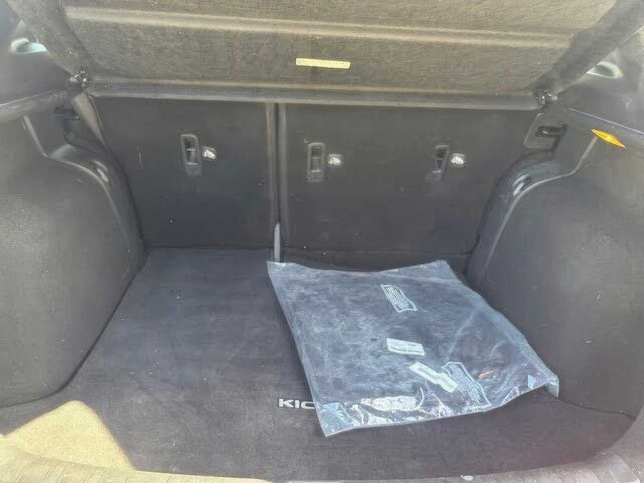 Nissan Kicks SR      2023