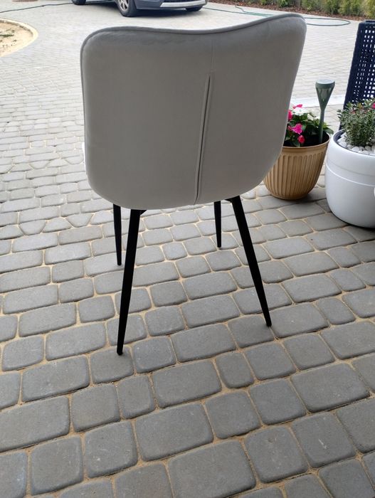 krzesła do salonu,pokoju -nieużywane