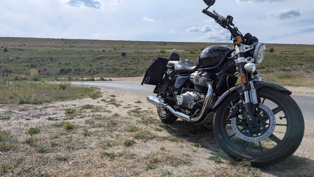 Royal Enfield Super Meteor 650 ABS Touriung [Astral Black] 2023r. 10 tyś km.