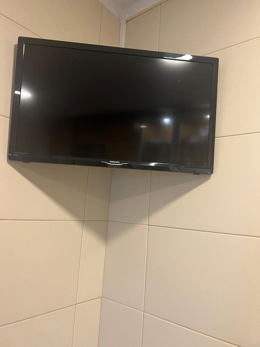 Vendo televisão com suporte.novo.