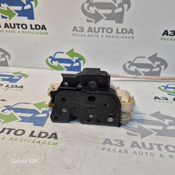 Ficheira porta frente esquerda Audi A3 A6 C6