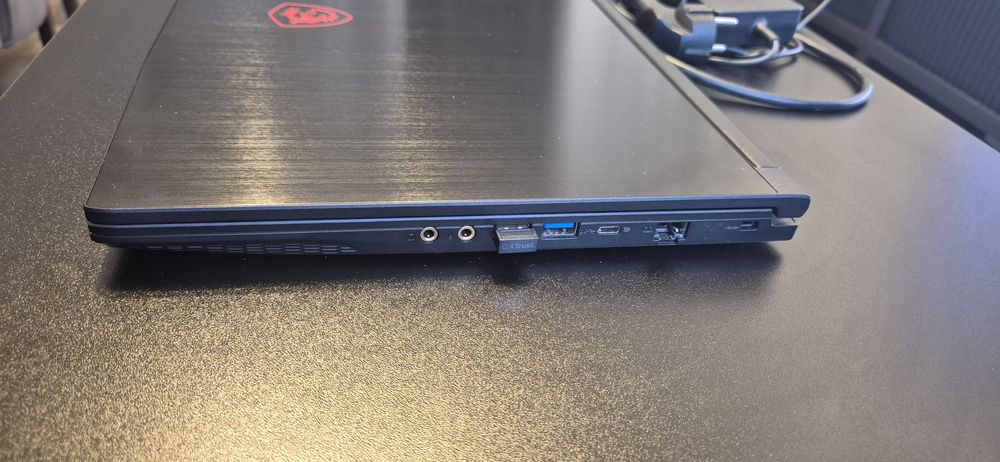 Laptop MSI  stan idealny