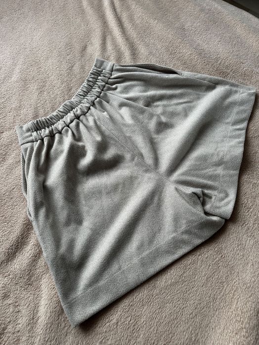 Шорти бежеві. Шорти з льону