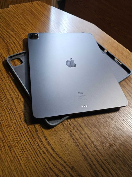 iPad Pro 12.9 M2 1TB + Apple Pencil
2gen + Klawiatura + Etui.