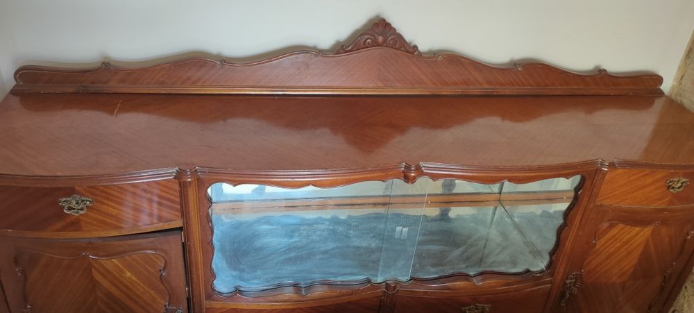 Aparador Antigo com vidro